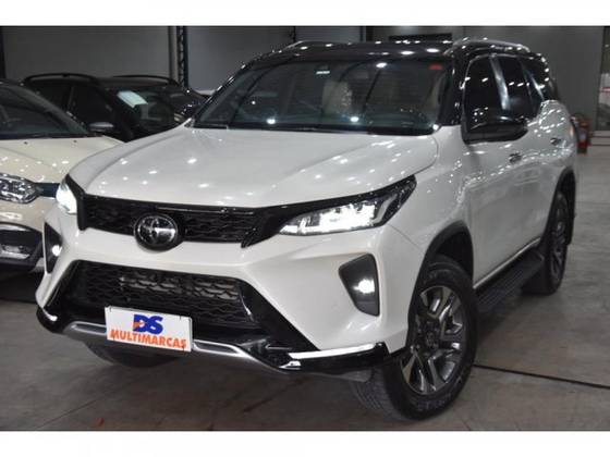 TOYOTA HILUX SW4 2.8 D-4D TURBO DIESEL DIAMOND 7L 4X4 AUTOMÁTICO